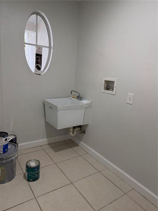 For Rent: $3,000 (4 beds, 2 baths, 1839 Square Feet)