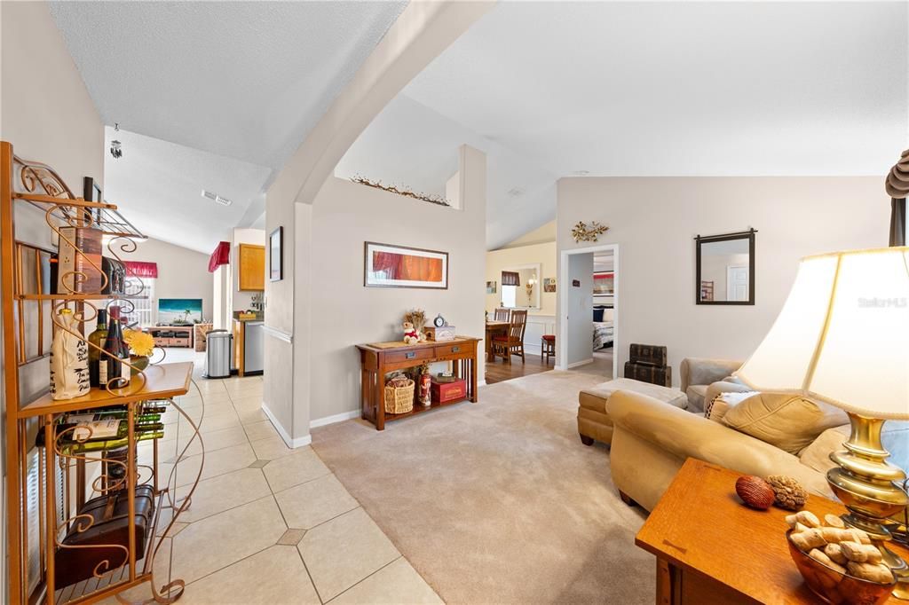 Active With Contract: $385,000 (3 beds, 2 baths, 1686 Square Feet)