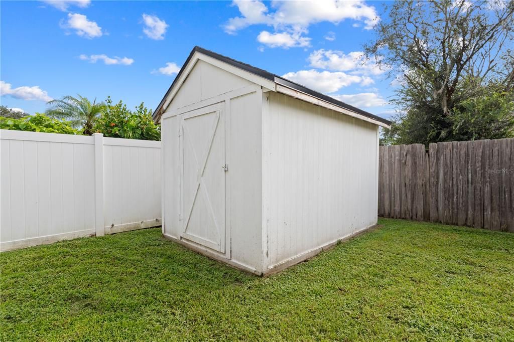 Active With Contract: $385,000 (3 beds, 2 baths, 1686 Square Feet)