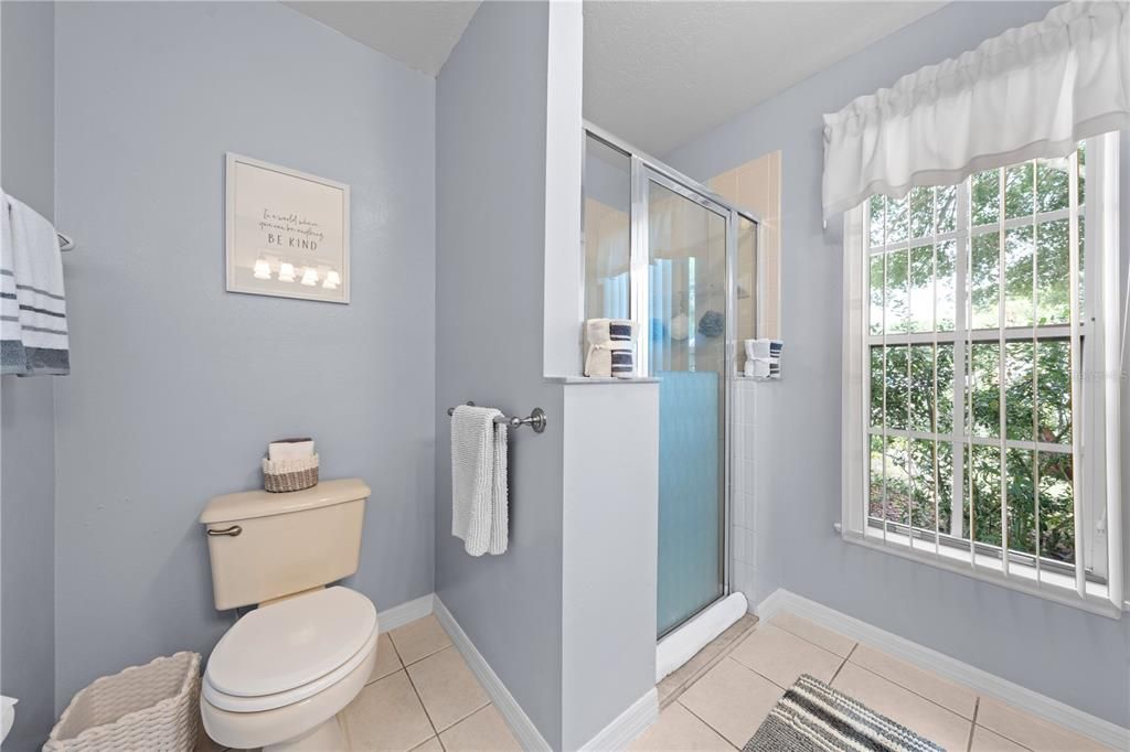 Active With Contract: $385,000 (3 beds, 2 baths, 1686 Square Feet)