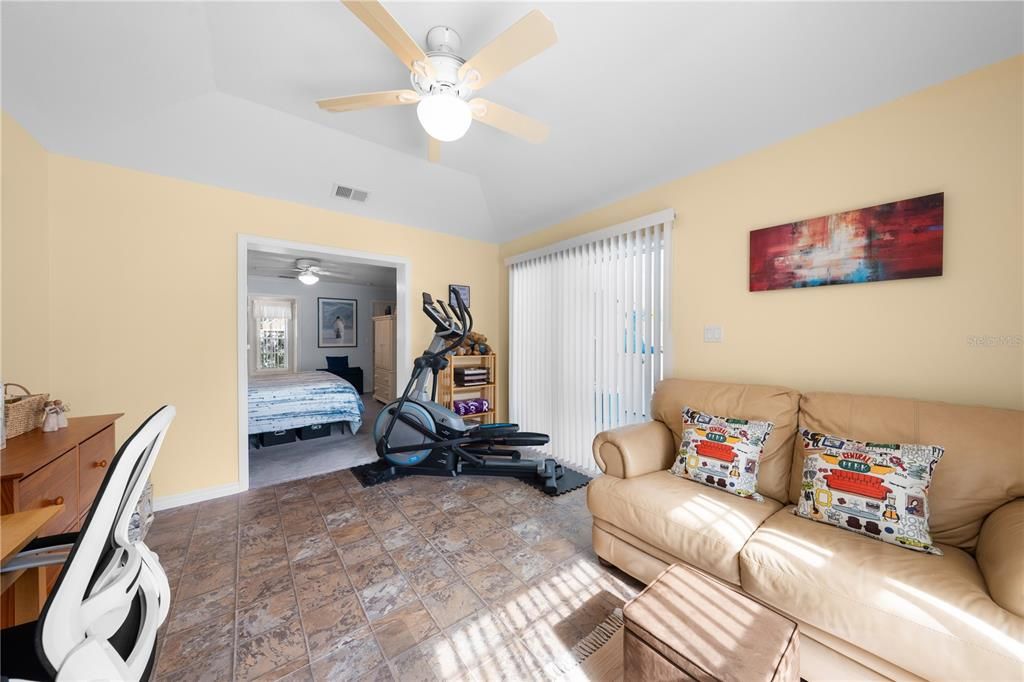 Active With Contract: $385,000 (3 beds, 2 baths, 1686 Square Feet)