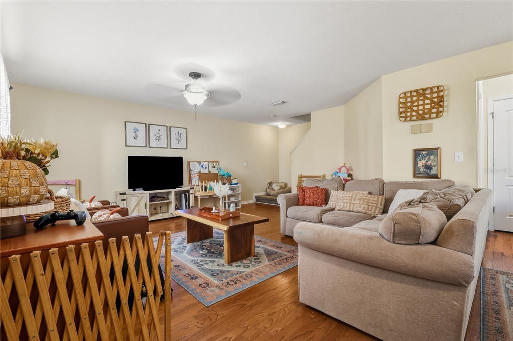 待售: $189,000 (3 贝兹, 2 浴室, 1408 平方英尺)