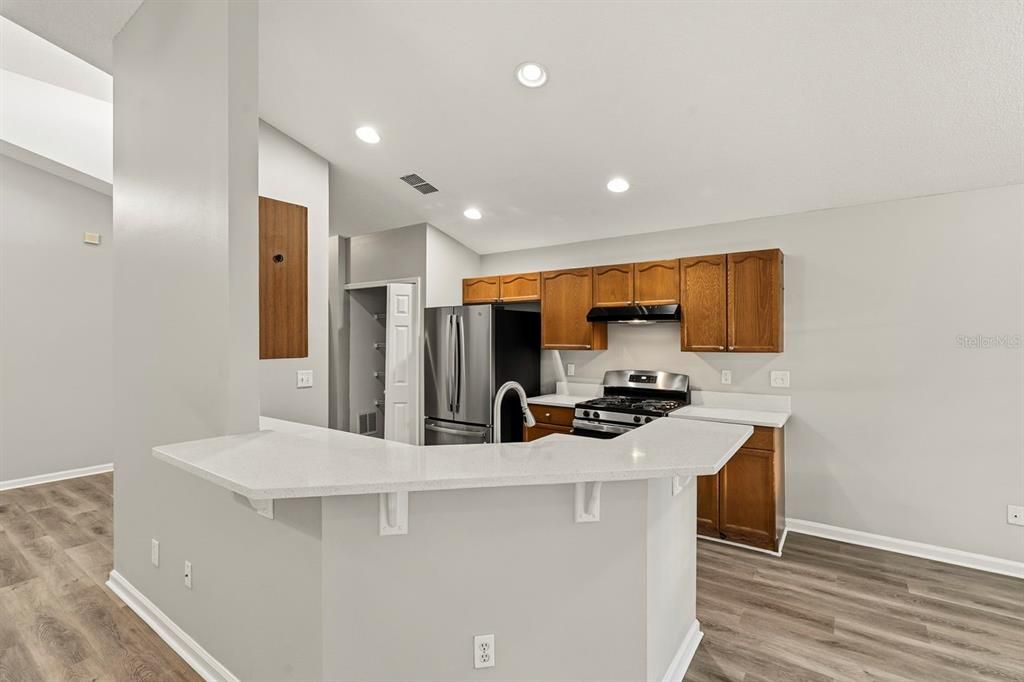 合同活跃: $319,900 (3 贝兹, 2 浴室, 1634 平方英尺)