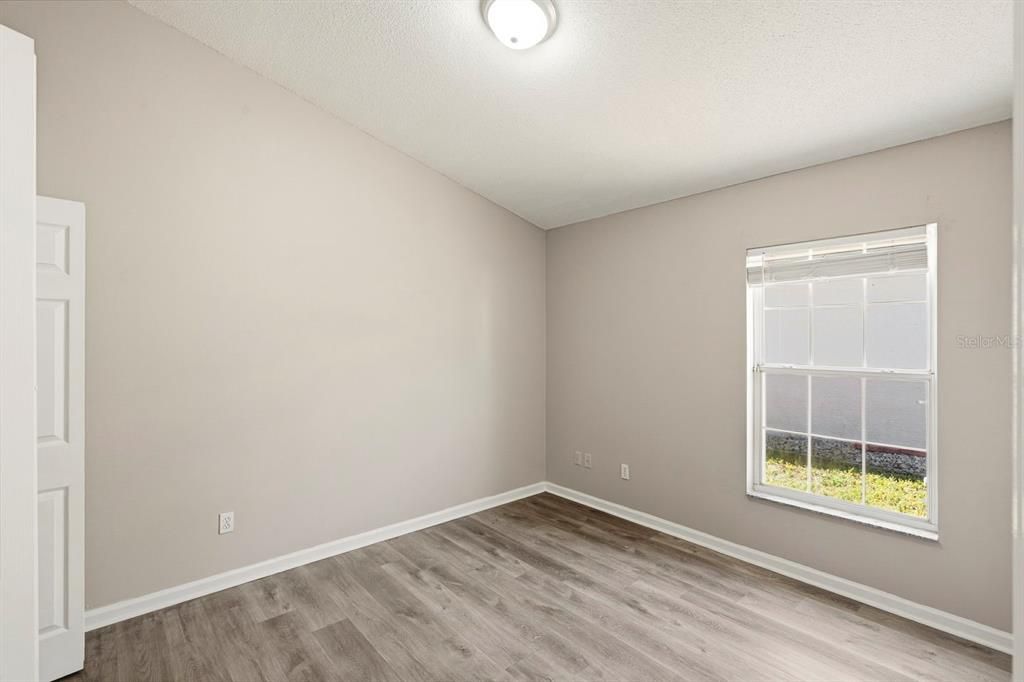 合同活跃: $319,900 (3 贝兹, 2 浴室, 1634 平方英尺)