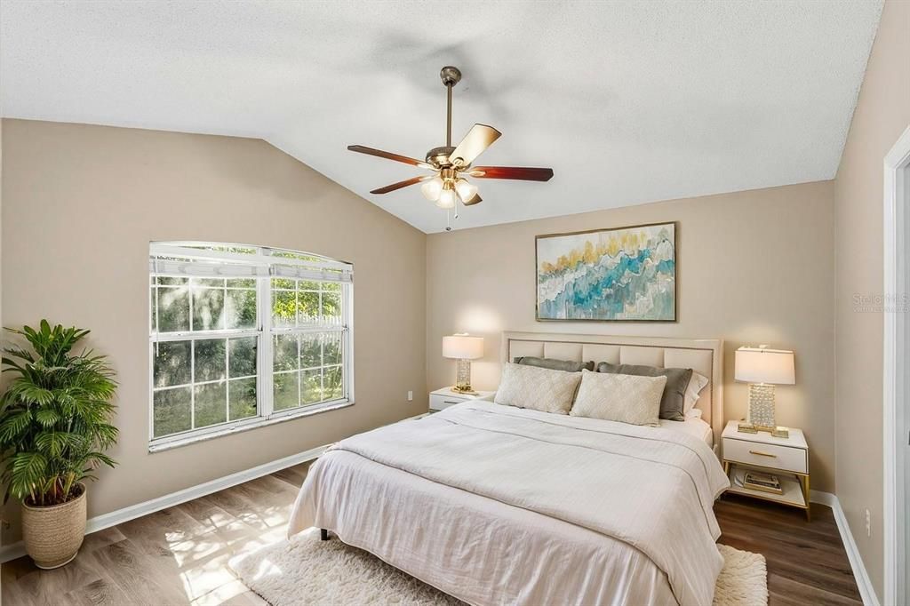 合同活跃: $319,900 (3 贝兹, 2 浴室, 1634 平方英尺)