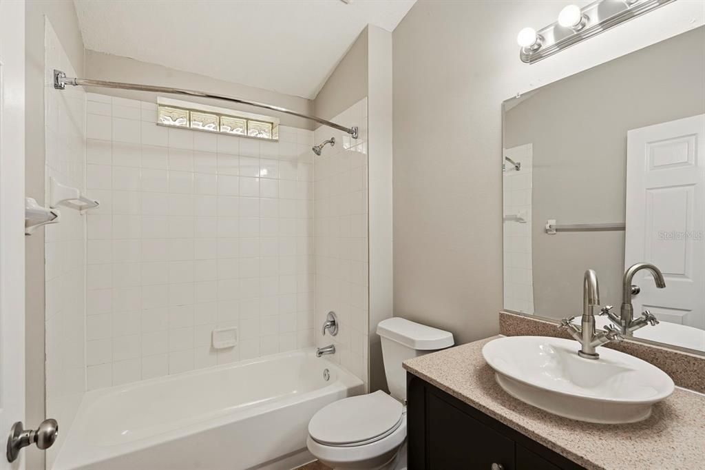 合同活跃: $319,900 (3 贝兹, 2 浴室, 1634 平方英尺)