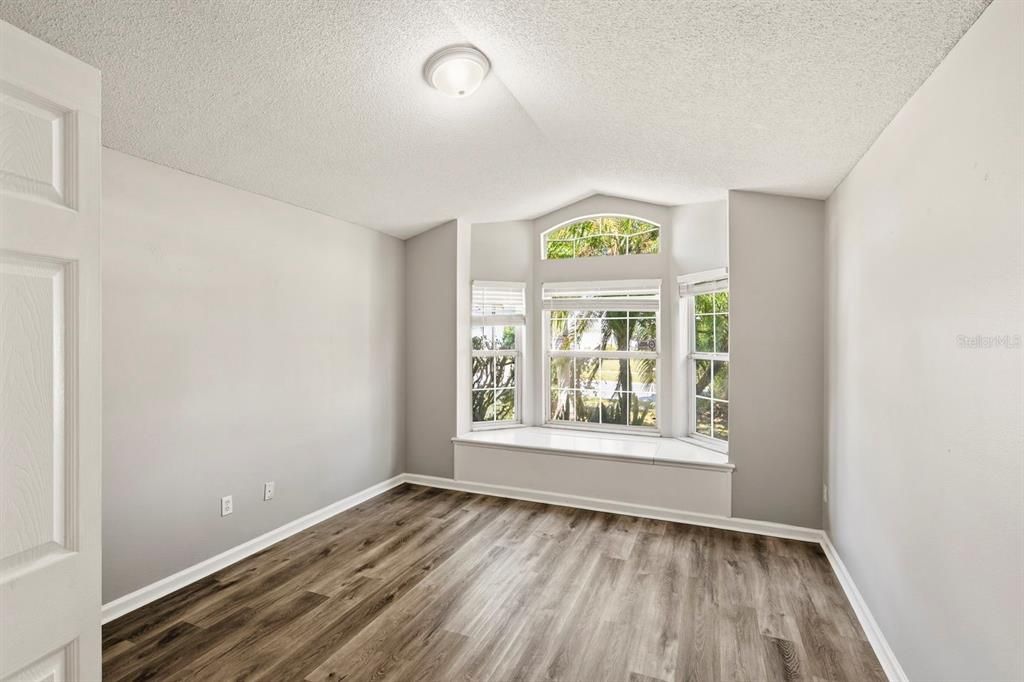 合同活跃: $319,900 (3 贝兹, 2 浴室, 1634 平方英尺)