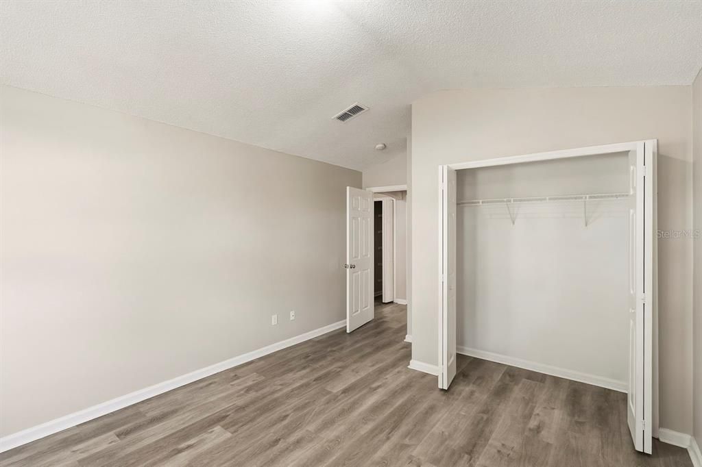 合同活跃: $319,900 (3 贝兹, 2 浴室, 1634 平方英尺)