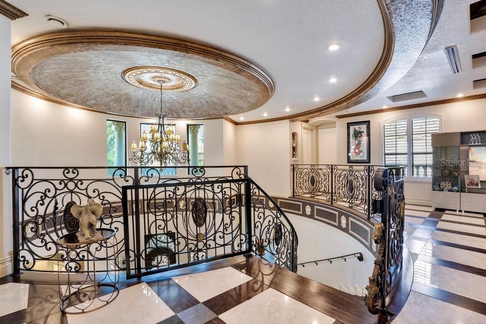 Activo con contrato: $2,190,000 (5 camas, 6 baños, 5838 Pies cuadrados)