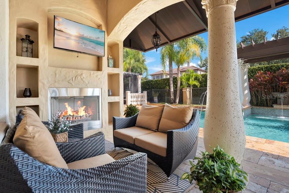 Activo con contrato: $2,190,000 (5 camas, 6 baños, 5838 Pies cuadrados)