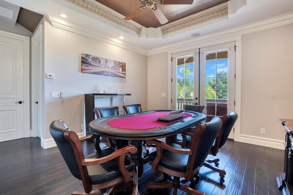 Activo con contrato: $2,190,000 (5 camas, 6 baños, 5838 Pies cuadrados)