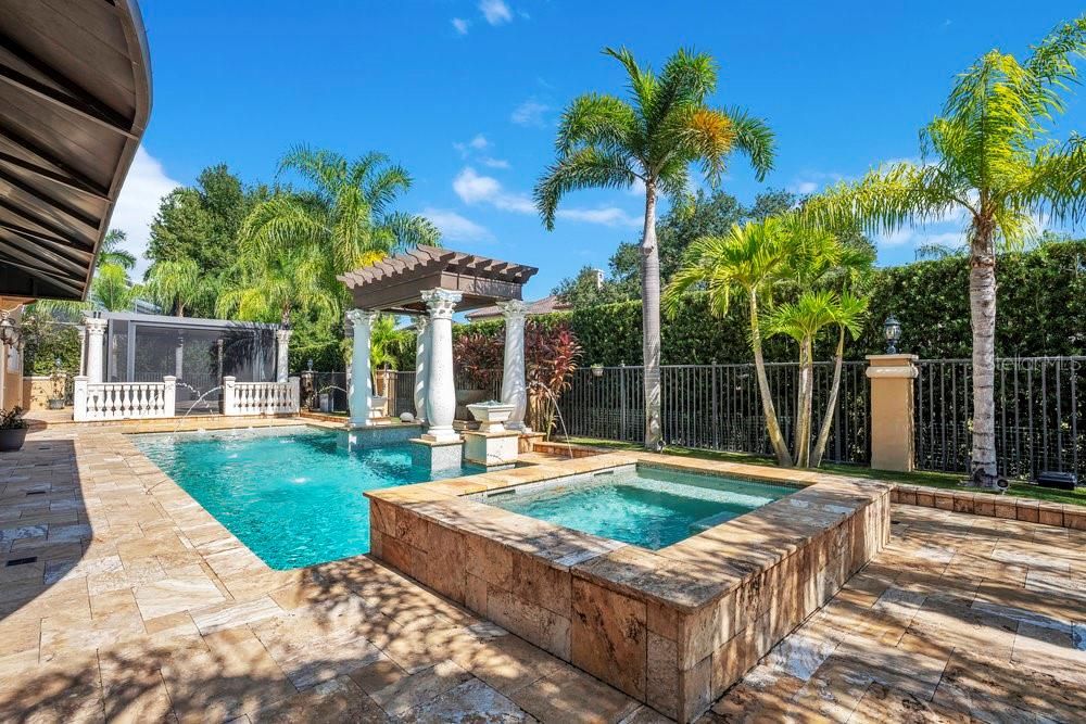 Activo con contrato: $2,190,000 (5 camas, 6 baños, 5838 Pies cuadrados)