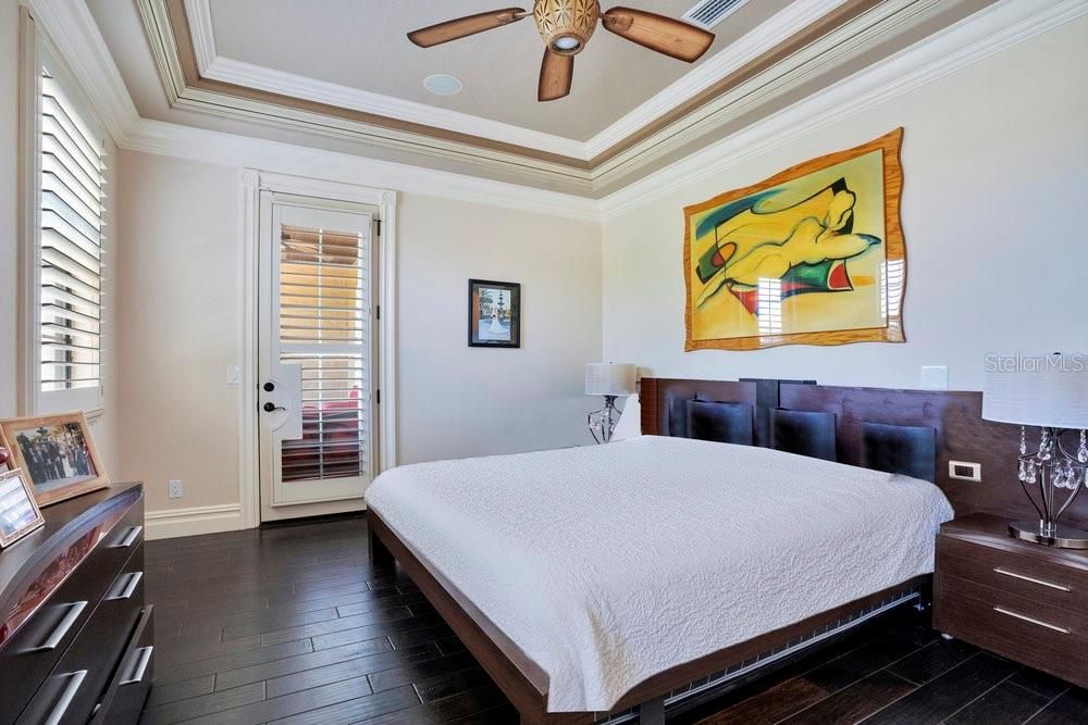 Activo con contrato: $2,190,000 (5 camas, 6 baños, 5838 Pies cuadrados)