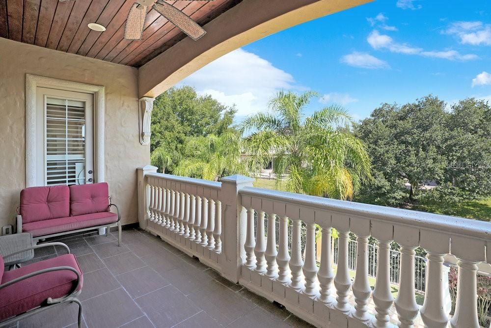 Activo con contrato: $2,190,000 (5 camas, 6 baños, 5838 Pies cuadrados)