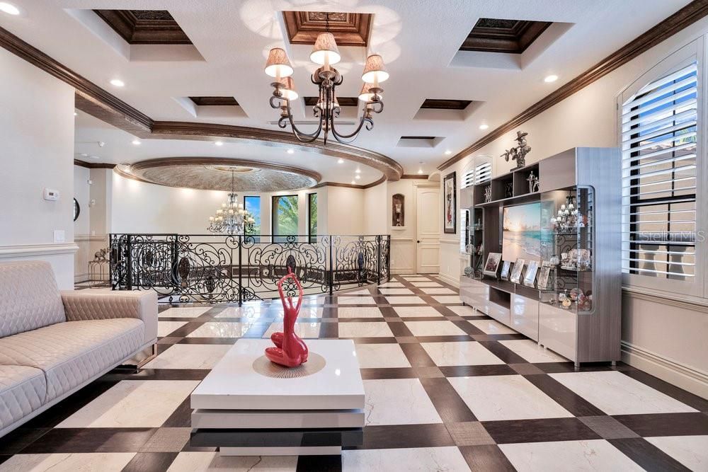 Activo con contrato: $2,190,000 (5 camas, 6 baños, 5838 Pies cuadrados)