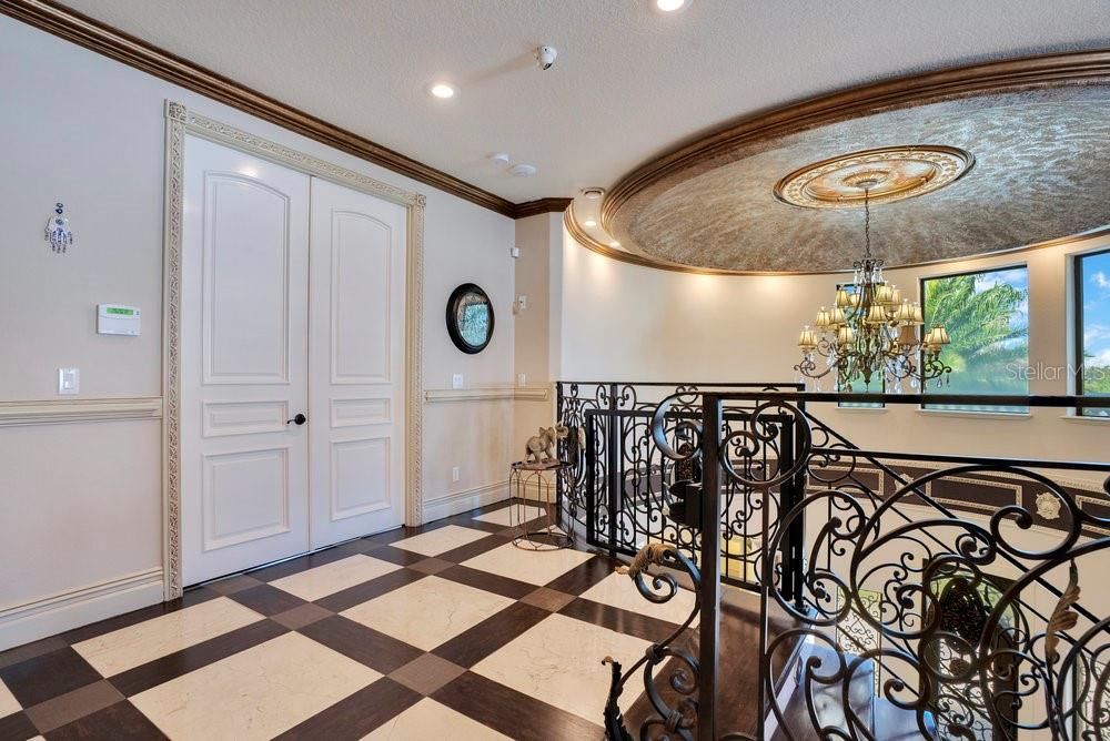 Activo con contrato: $2,190,000 (5 camas, 6 baños, 5838 Pies cuadrados)