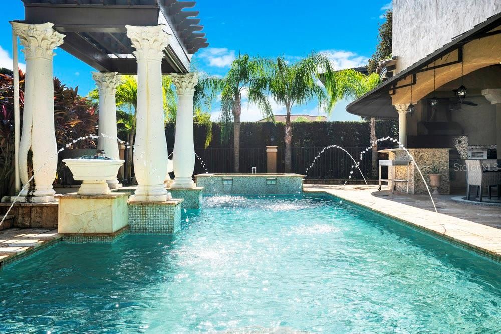 Activo con contrato: $2,190,000 (5 camas, 6 baños, 5838 Pies cuadrados)