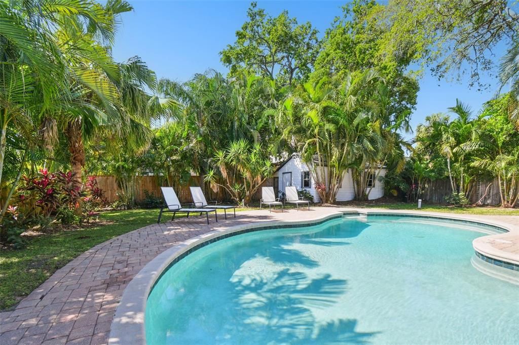 For Sale: $805,000 (3 beds, 2 baths, 1525 Square Feet)