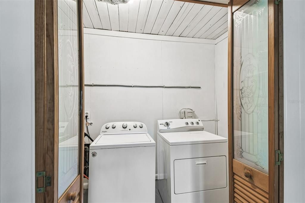 For Sale: $805,000 (3 beds, 2 baths, 1525 Square Feet)