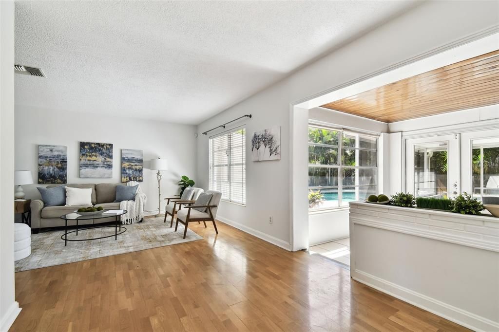 For Sale: $805,000 (3 beds, 2 baths, 1525 Square Feet)