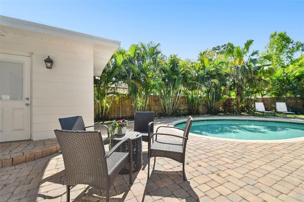 For Sale: $805,000 (3 beds, 2 baths, 1525 Square Feet)