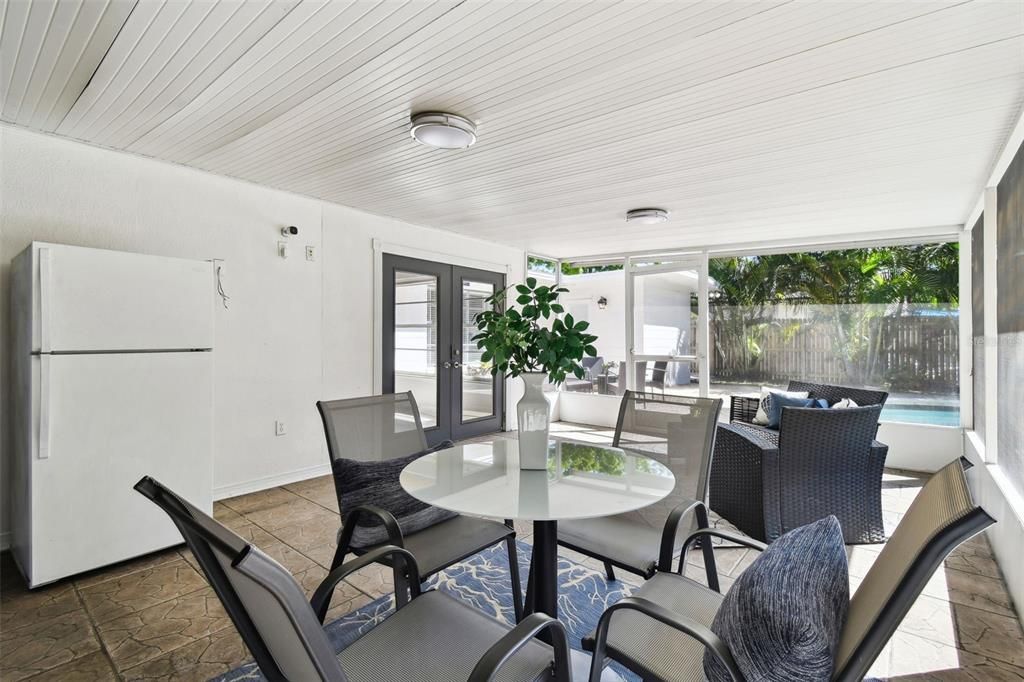 For Sale: $805,000 (3 beds, 2 baths, 1525 Square Feet)