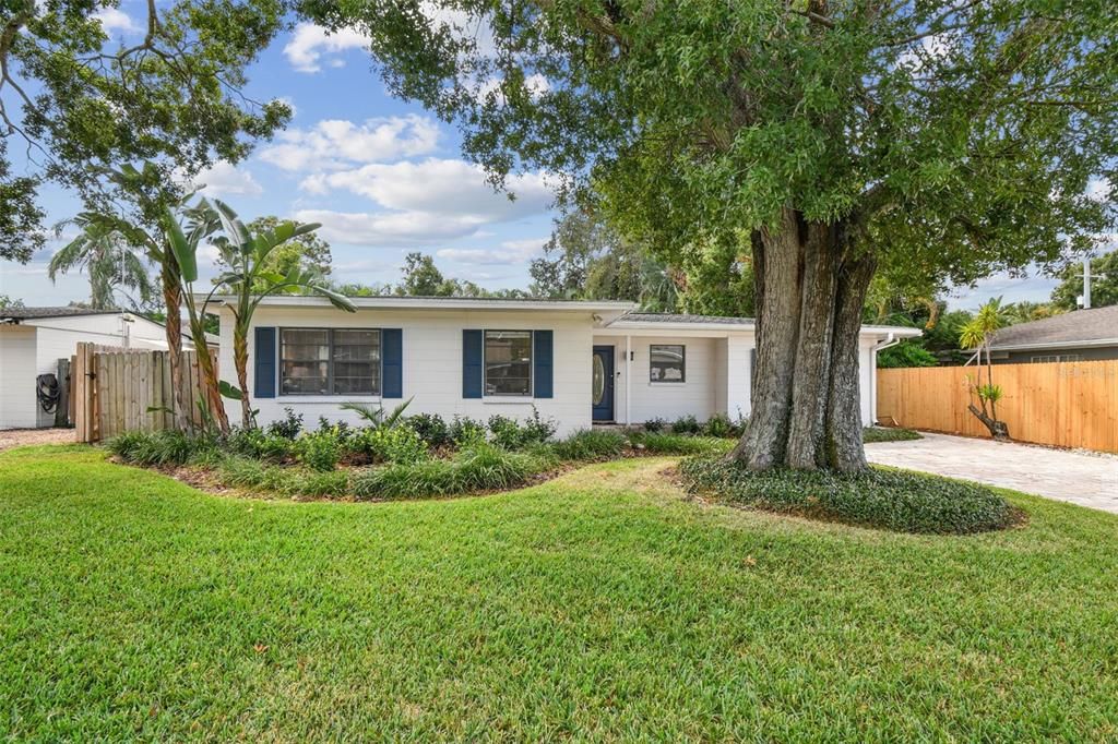 For Sale: $805,000 (3 beds, 2 baths, 1525 Square Feet)