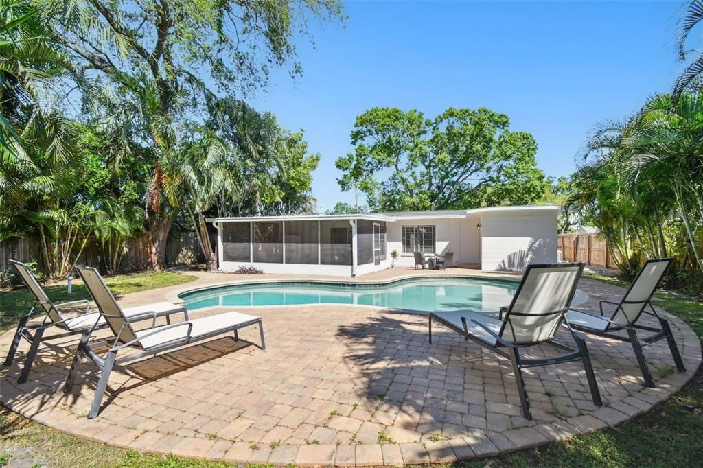 For Sale: $805,000 (3 beds, 2 baths, 1525 Square Feet)