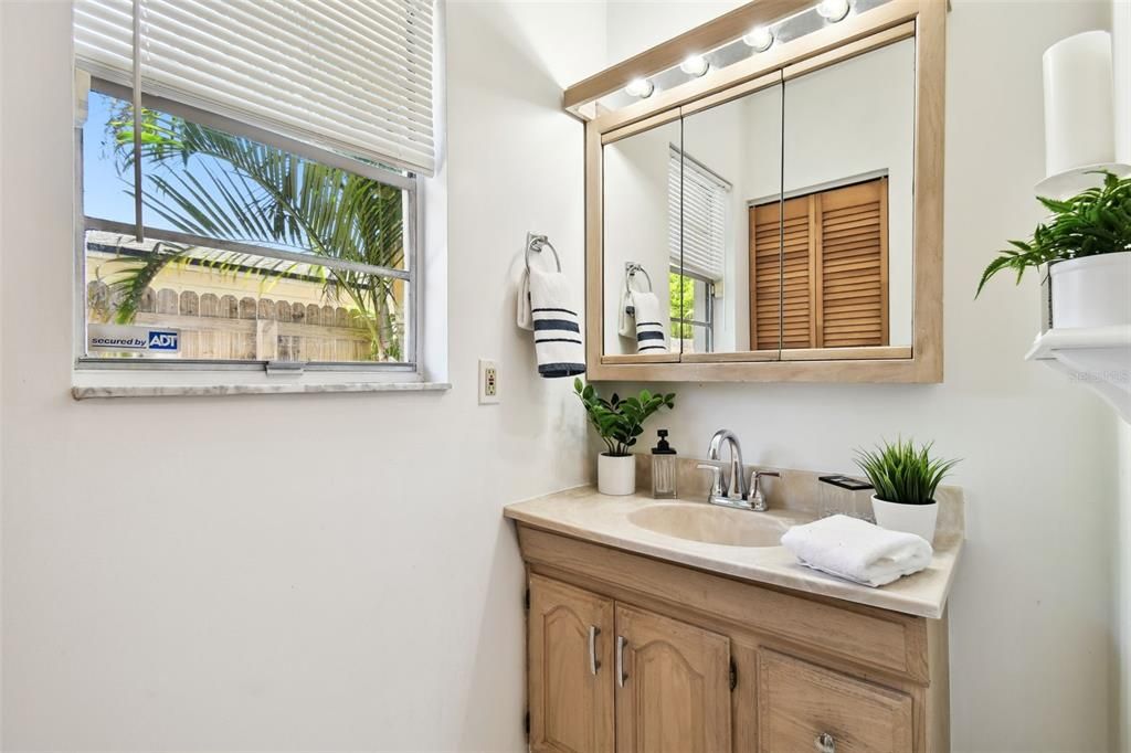 For Sale: $805,000 (3 beds, 2 baths, 1525 Square Feet)