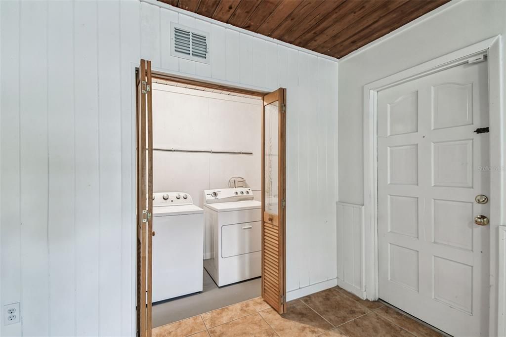 For Sale: $805,000 (3 beds, 2 baths, 1525 Square Feet)