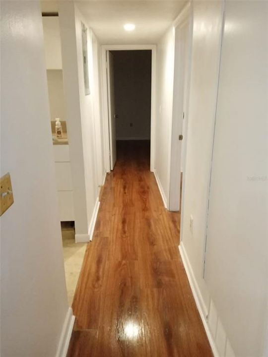 For Sale: $165,900 (2 beds, 2 baths, 828 Square Feet)