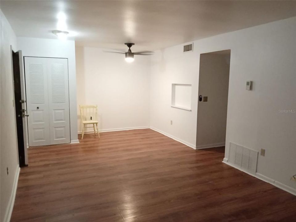 For Sale: $165,900 (2 beds, 2 baths, 828 Square Feet)