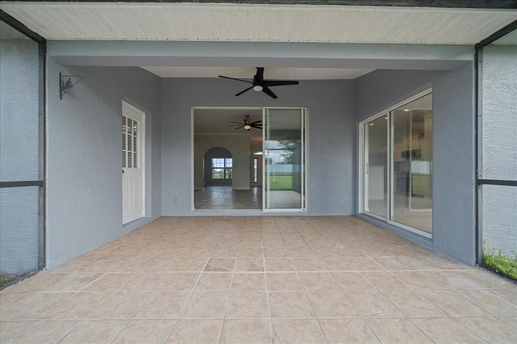 合同活跃: $439,000 (4 贝兹, 3 浴室, 2374 平方英尺)