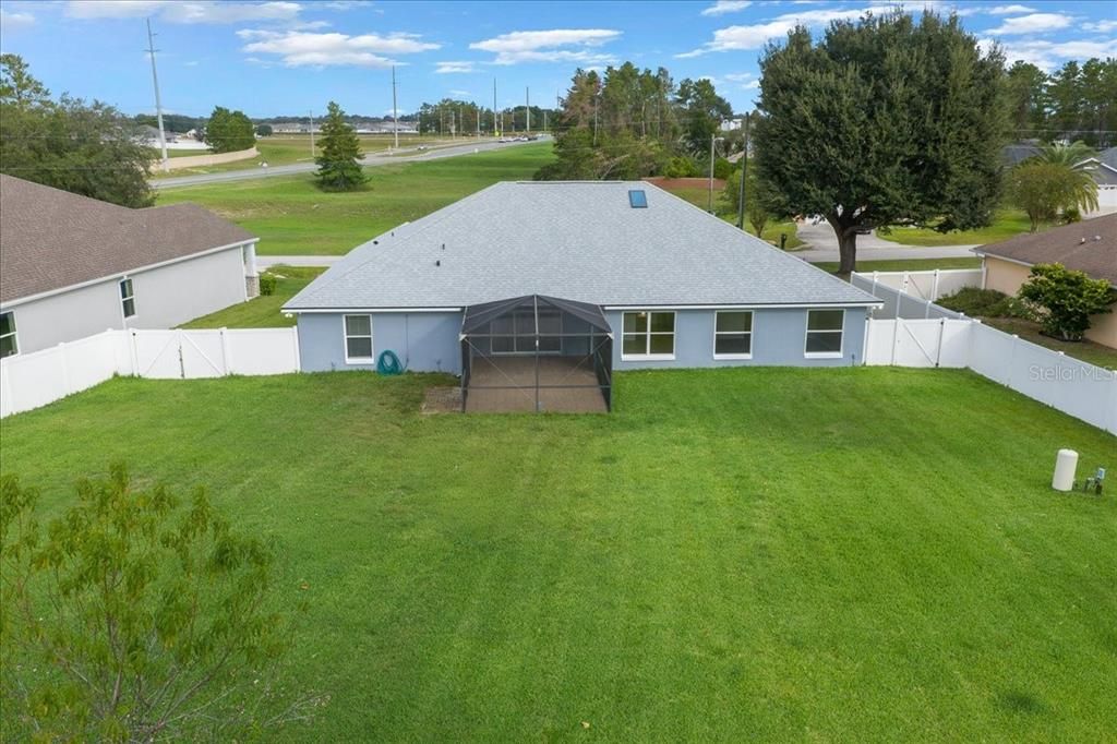 合同活跃: $439,000 (4 贝兹, 3 浴室, 2374 平方英尺)