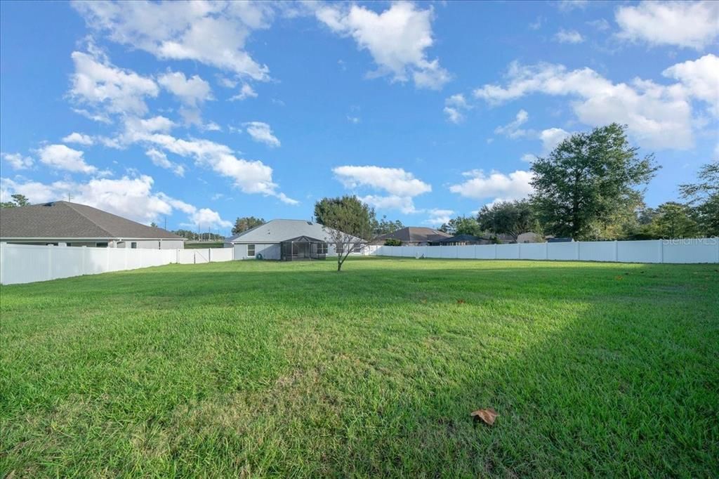 合同活跃: $439,000 (4 贝兹, 3 浴室, 2374 平方英尺)