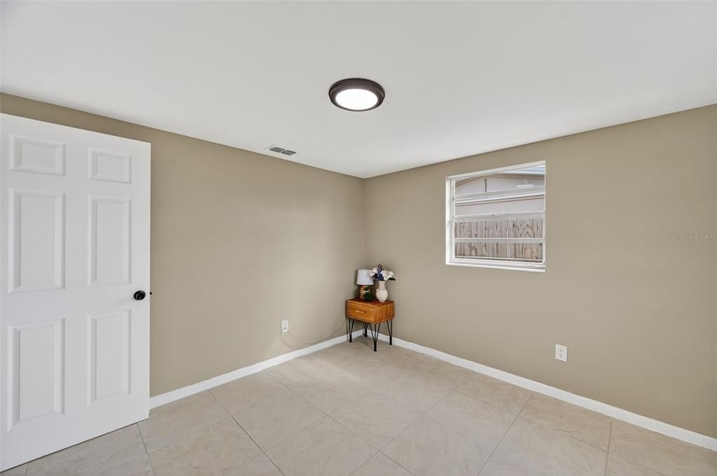 For Sale: $235,000 (3 beds, 1 baths, 1104 Square Feet)