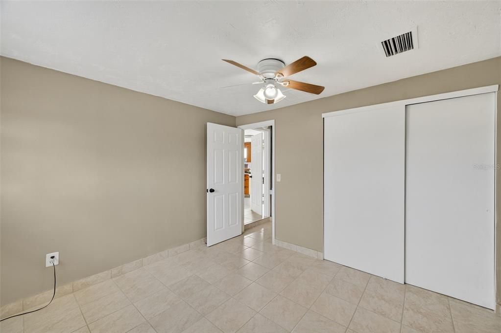 For Sale: $235,000 (3 beds, 1 baths, 1104 Square Feet)