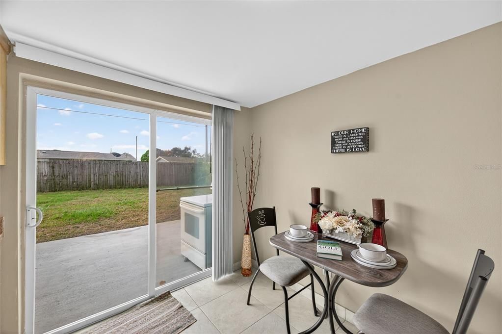 For Sale: $235,000 (3 beds, 1 baths, 1104 Square Feet)