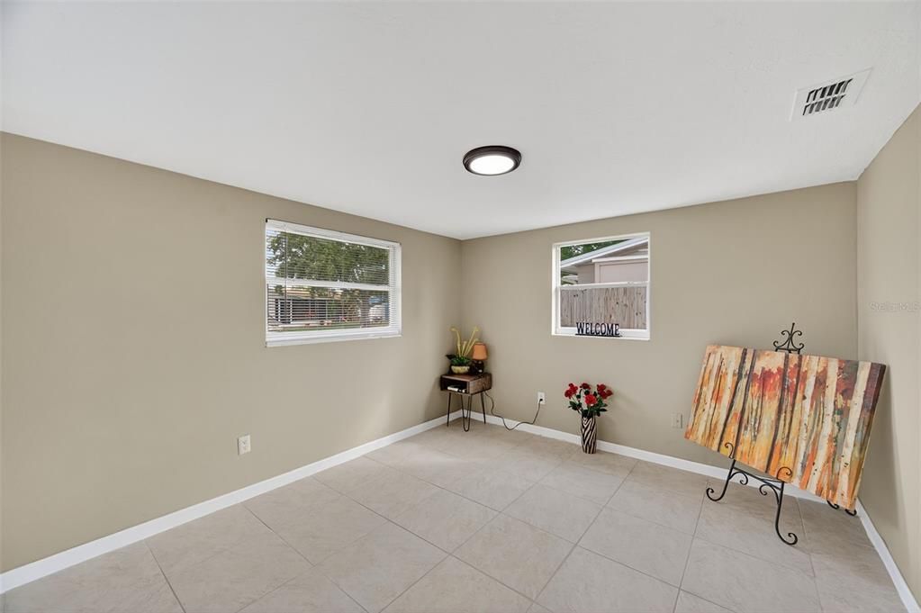 For Sale: $235,000 (3 beds, 1 baths, 1104 Square Feet)