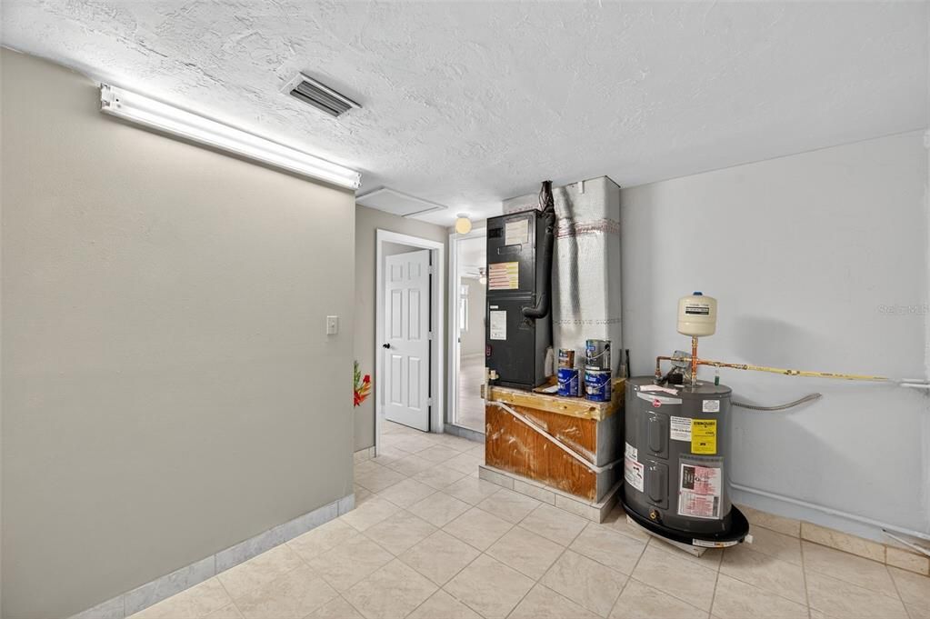 For Sale: $235,000 (3 beds, 1 baths, 1104 Square Feet)