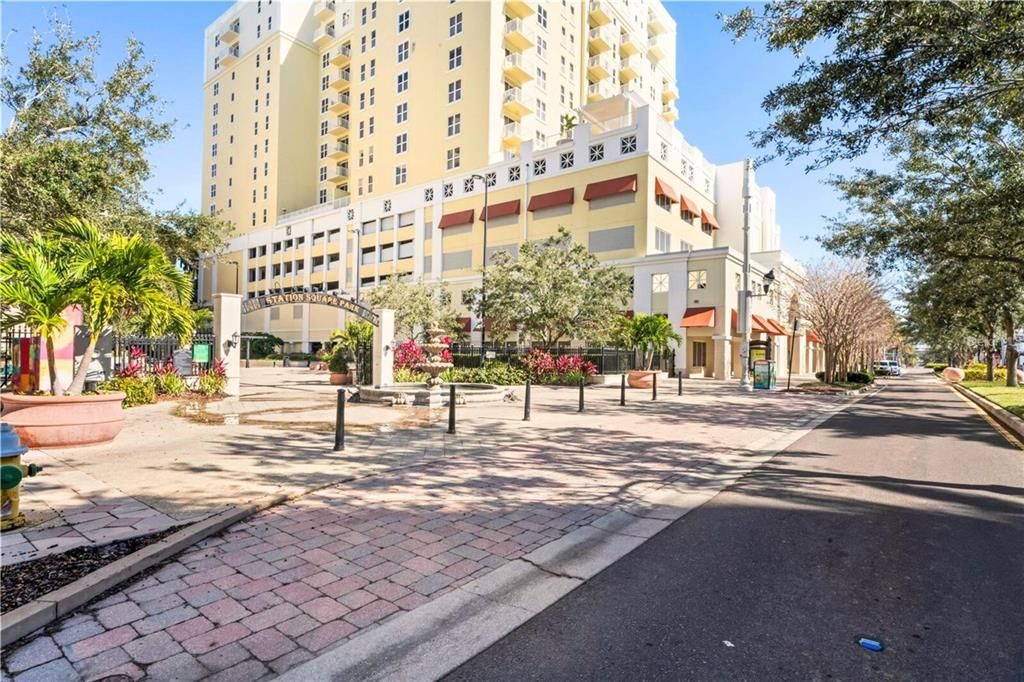 For Sale: $521,000 (2 beds, 2 baths, 1489 Square Feet)