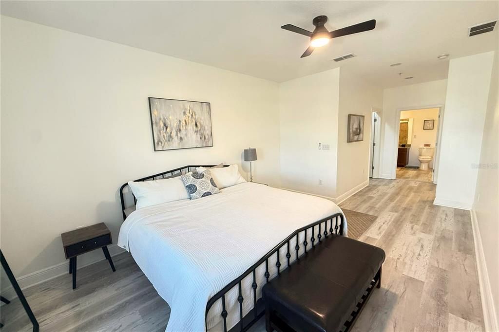 For Sale: $521,000 (2 beds, 2 baths, 1489 Square Feet)