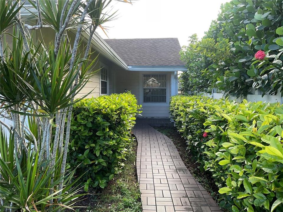 Active With Contract: $599,000 (4 beds, 2 baths, 1799 Square Feet)