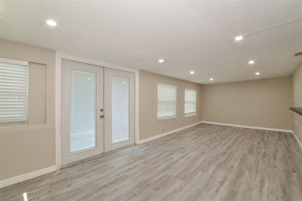 For Sale: $329,000 (3 beds, 2 baths, 1440 Square Feet)