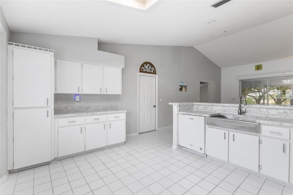 For Sale: $415,000 (3 beds, 2 baths, 1759 Square Feet)
