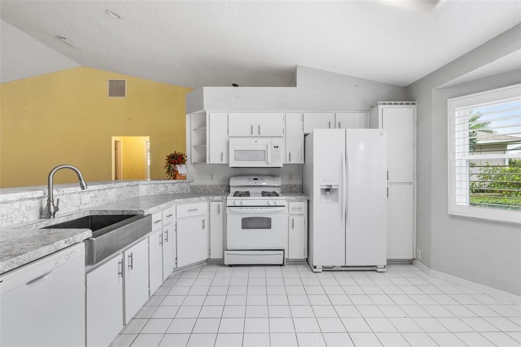 For Sale: $415,000 (3 beds, 2 baths, 1759 Square Feet)