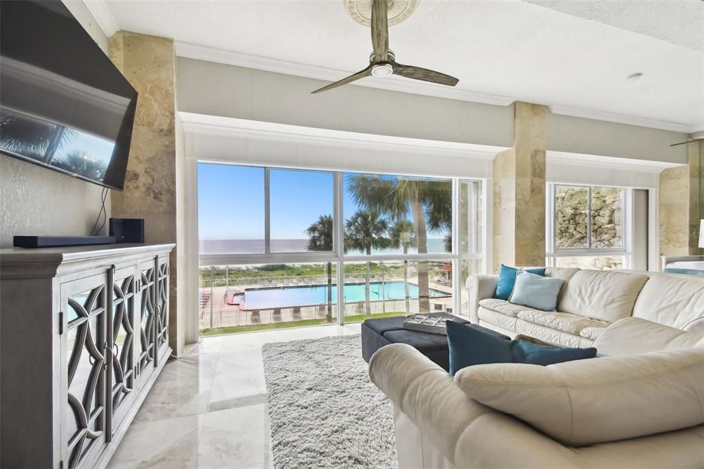 For Sale: $515,000 (0 beds, 1 baths, 848 Square Feet)