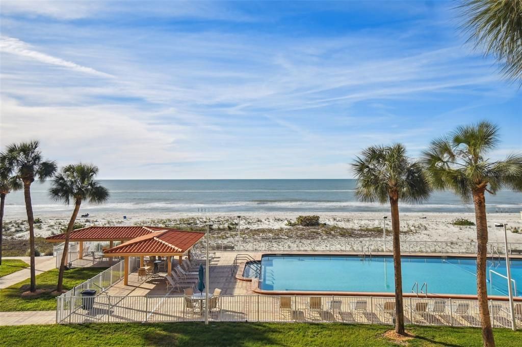 For Sale: $515,000 (0 beds, 1 baths, 848 Square Feet)