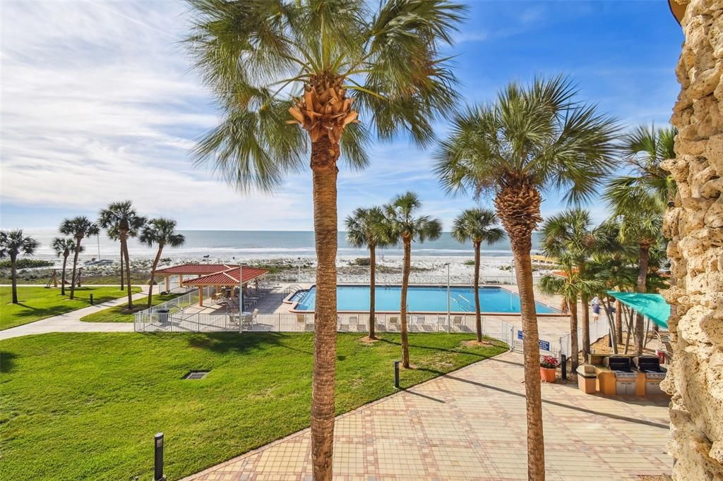 For Sale: $515,000 (0 beds, 1 baths, 848 Square Feet)