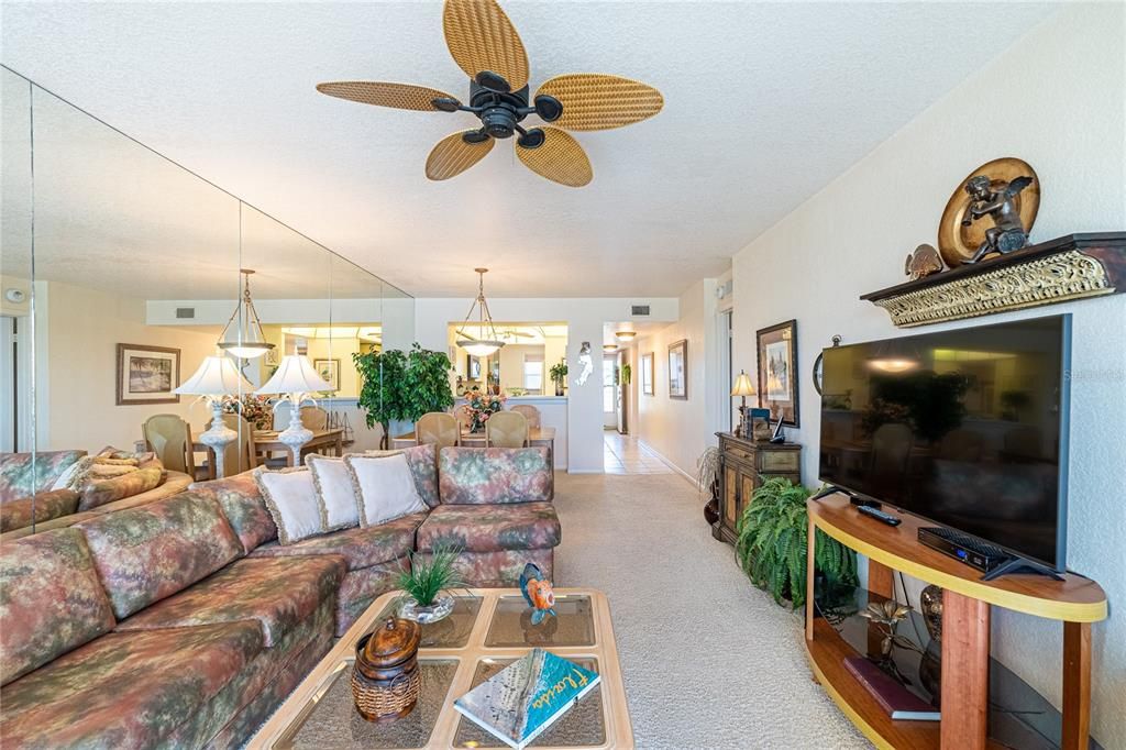 待售: $520,000 (2 贝兹, 2 浴室, 1080 平方英尺)